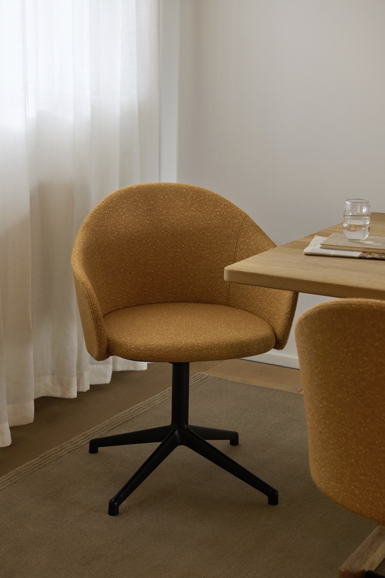 Gomo armchair orange Fredericia