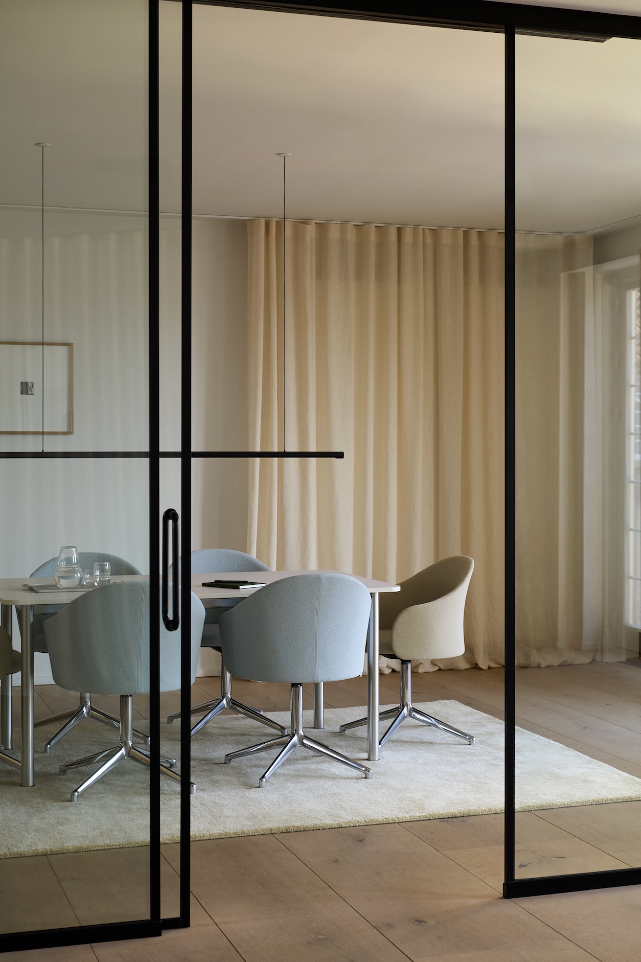 Gomo armchair blue Fredericia