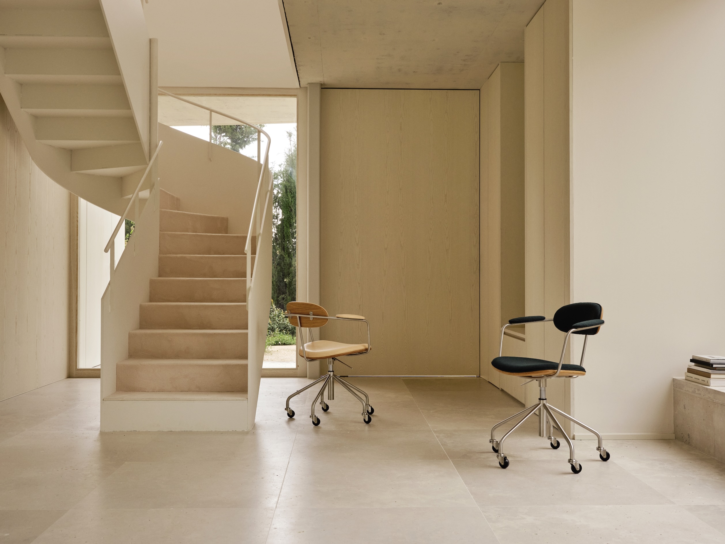 Carl Hansen & Son swivel chair Wegner